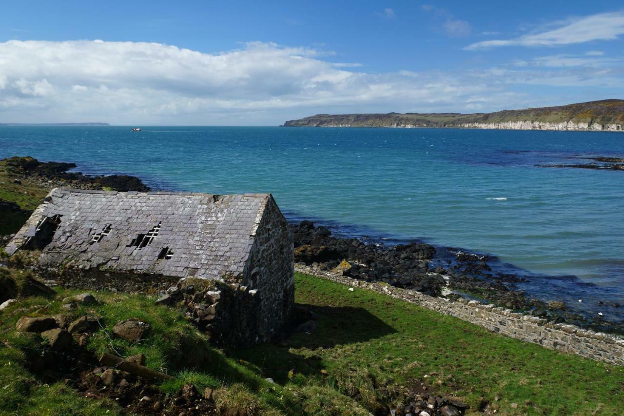 Tornaroan Cottage Ballycastle Extérieur photo